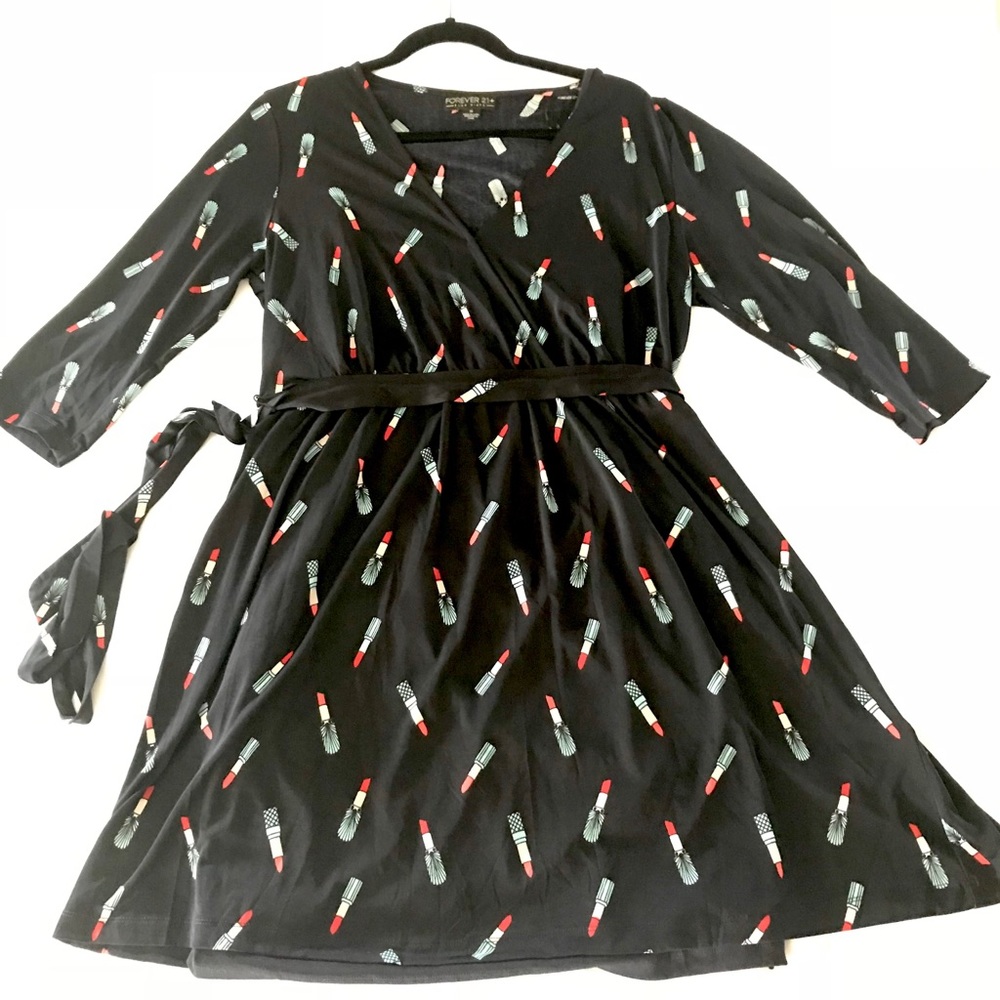 Faux Wrap Dress | Art Deco inspired lipstick print
